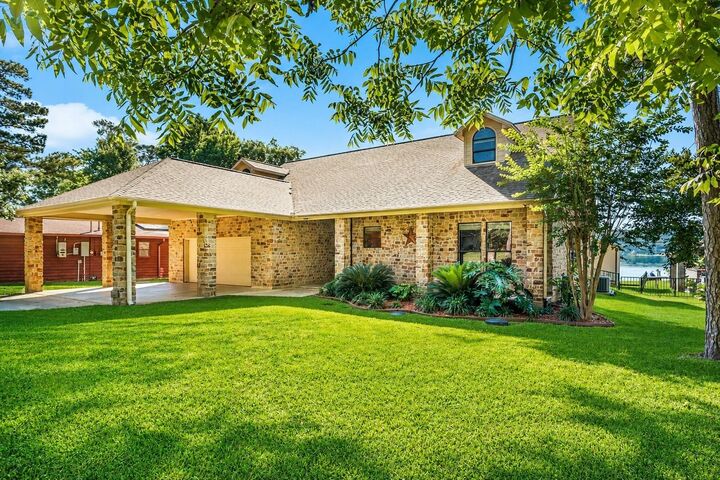 Property Photo: 15920 Malibu E TX 77318