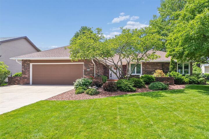 Property Photo:  5992 Dogwood Circle  IA 50131 