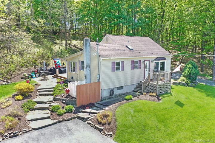 Property Photo:  94 Randall Street  NY 10921 