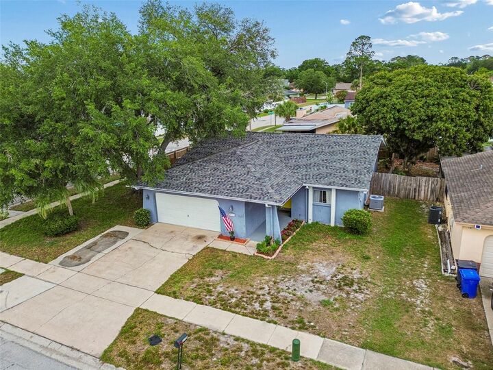 Property Photo: 4733 Ridge Point Drive FL 33624