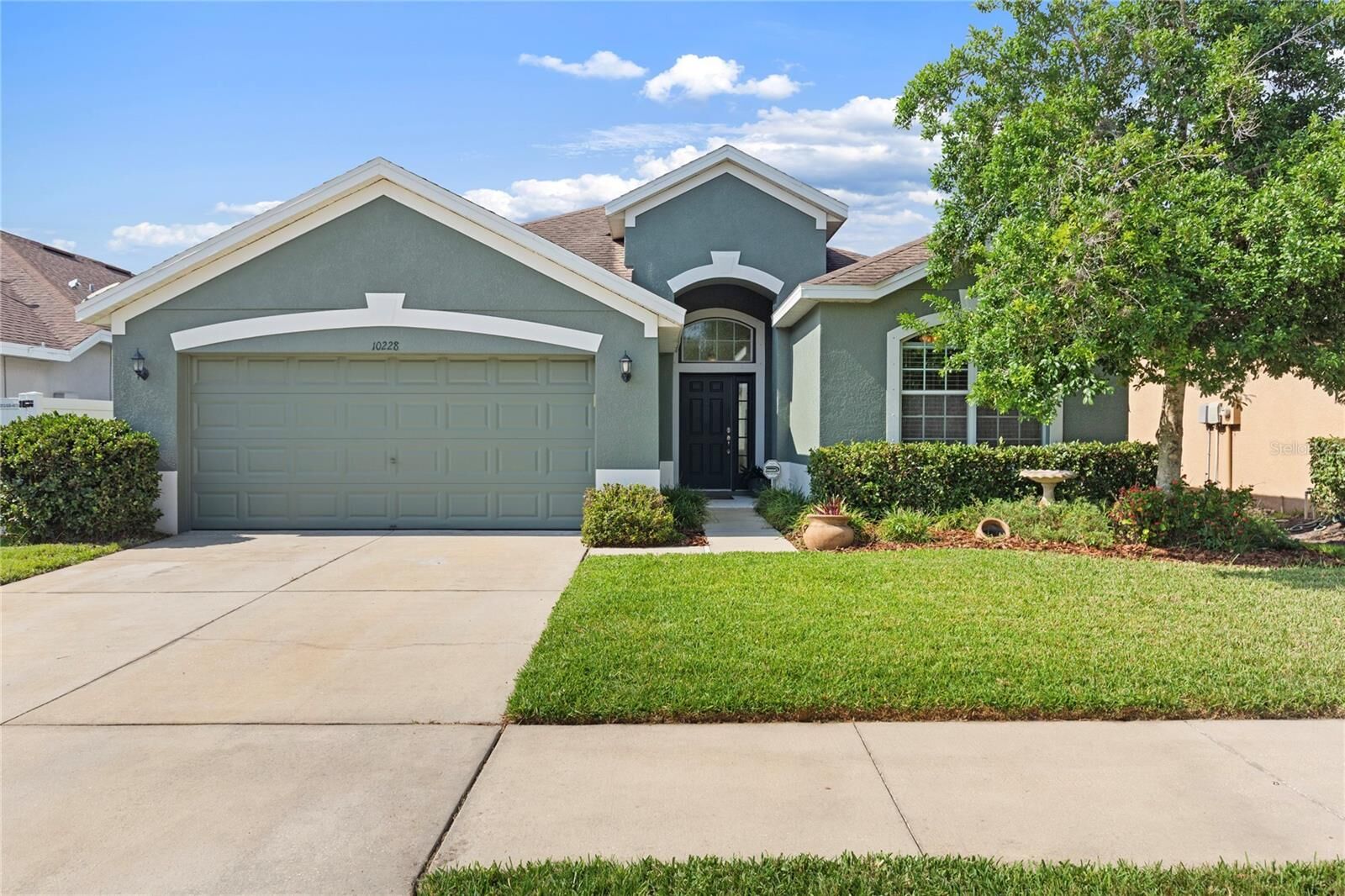 Property Photo: 10228 Avelar Ridge Drive FL 33578