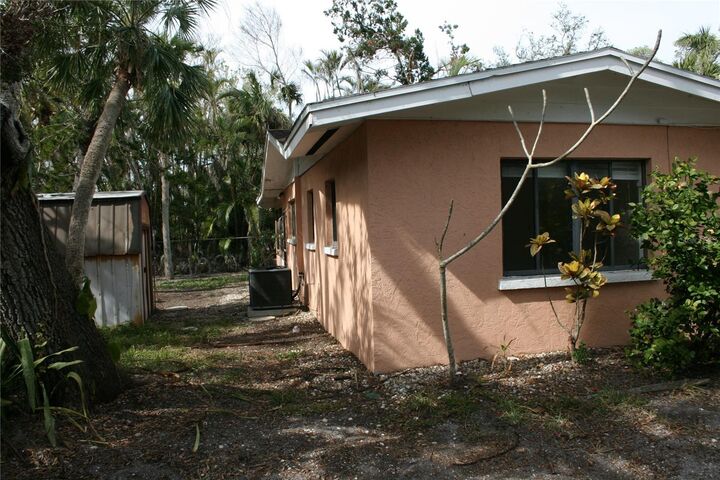 Property Photo:  144 Garden Lane  FL 34242 