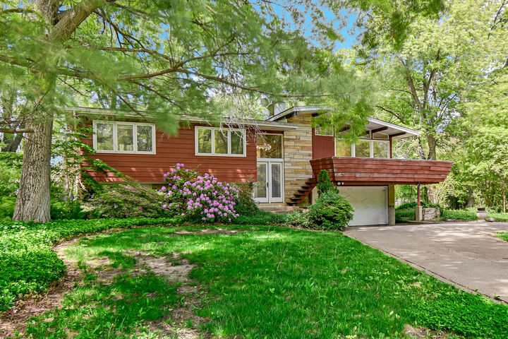 Property Photo: 4112 Sunset Road IL 60443