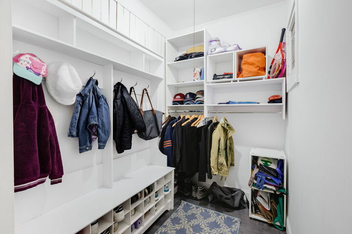 Property Photo:  2323 Grey Avenue  IL 60201 
