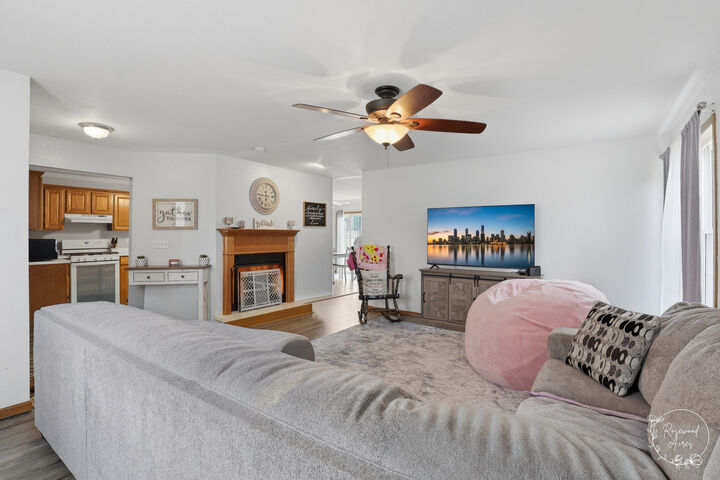 Property Photo:  196 E First Street  IL 60950 
