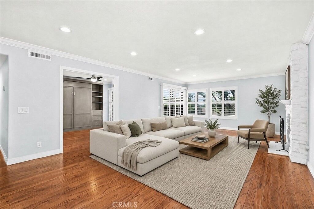 Property Photo:  2514 E Willow Street 105  CA 90755 