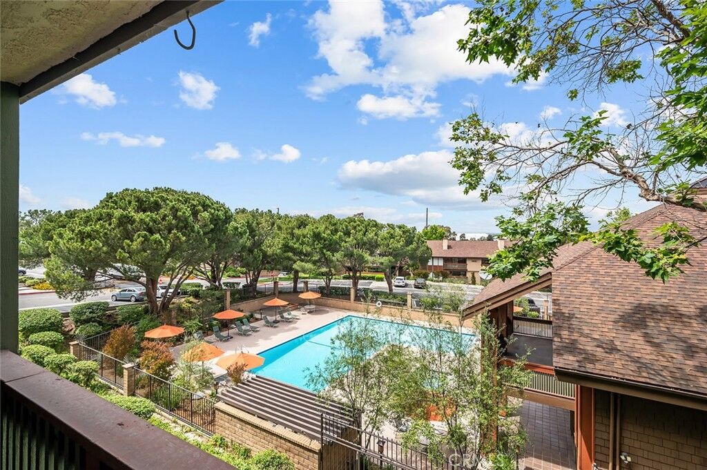 Property Photo:  2514 E Willow Street 105  CA 90755 