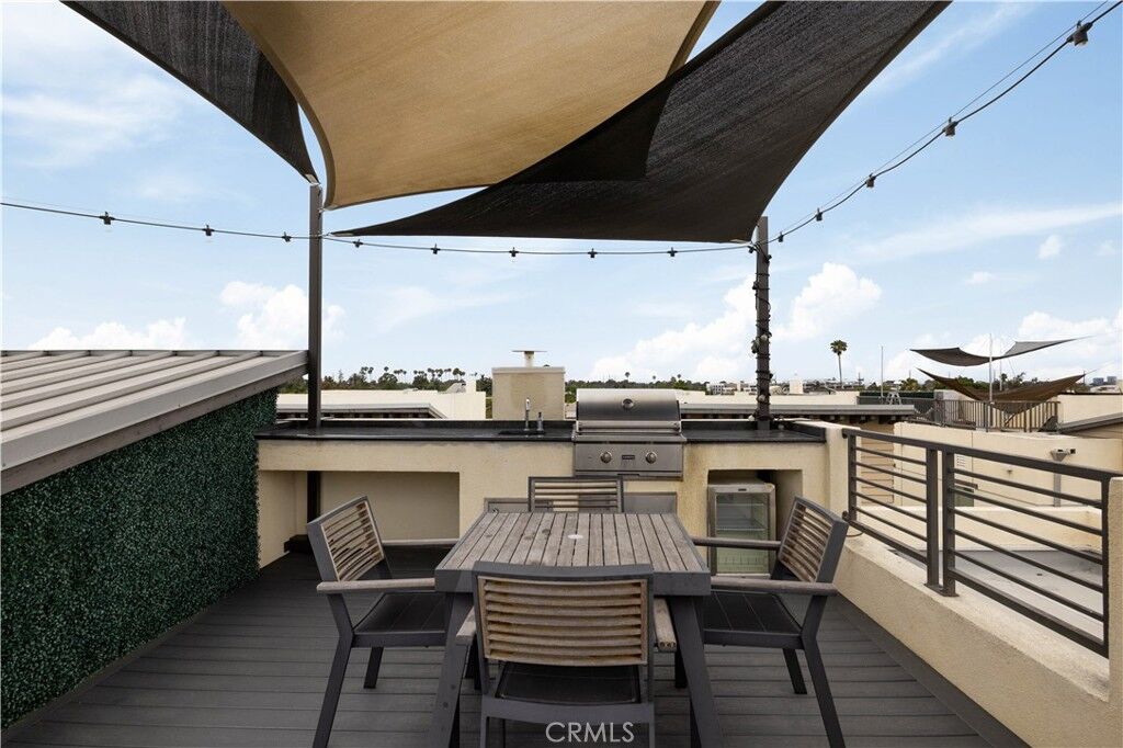 Property Photo:  2138 Bella Court  CA 92627 