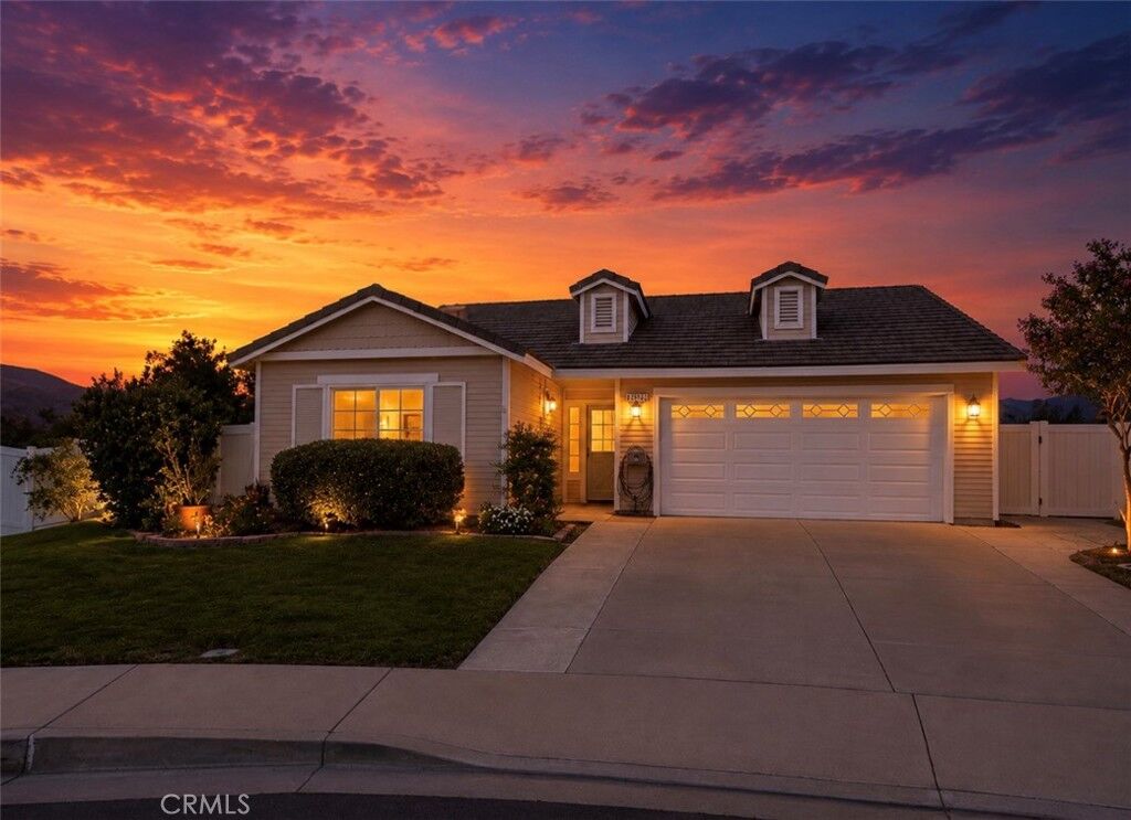 Property Photo:  13366 Knollwood Drive  CA 92883 