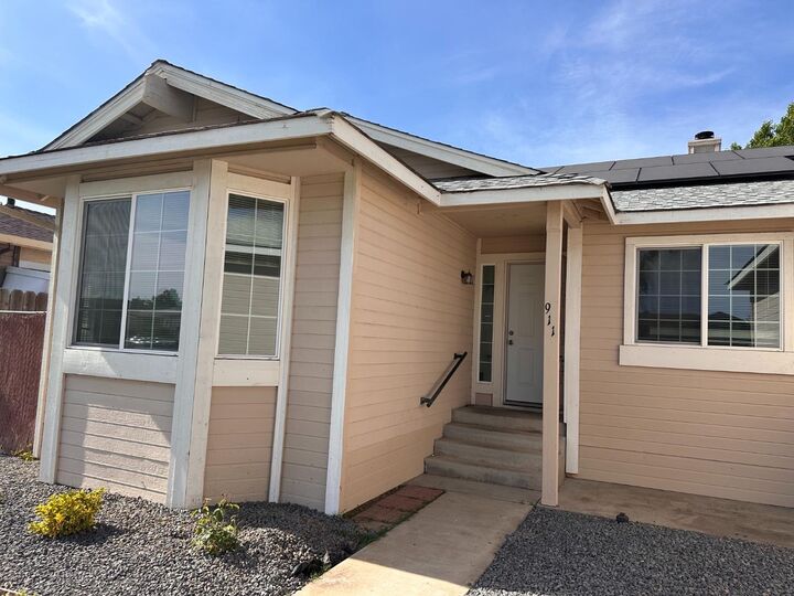 Property Photo: 911 Toro Lane CA 95330