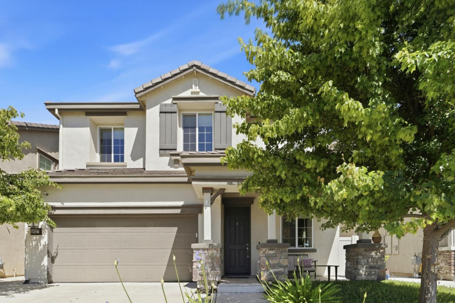 Property Photo: 10337 Dynamic Way CA 95757