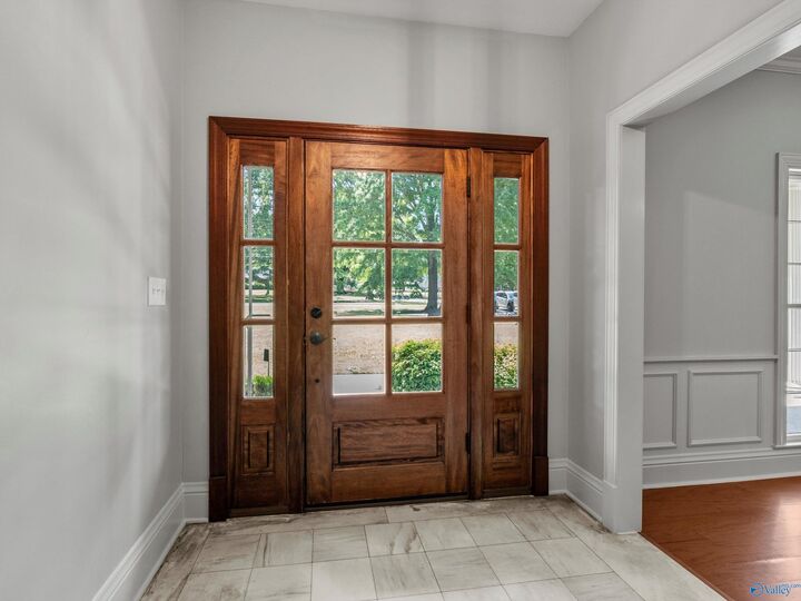 Property Photo:  2004 Brookmeade Road SE  AL 35601 