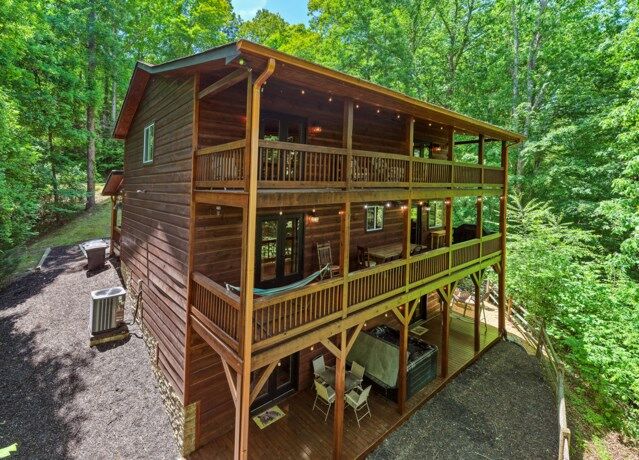 Property Photo: 565 Catawba Circle GA 30540