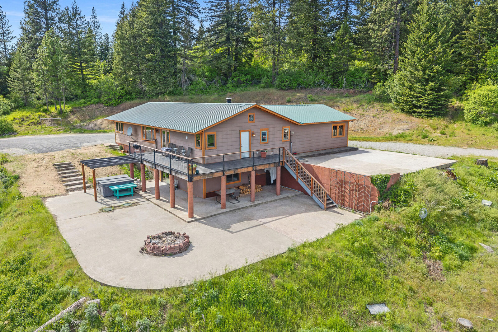 Property Photo: 16027 N Koth Rd WA 99025
