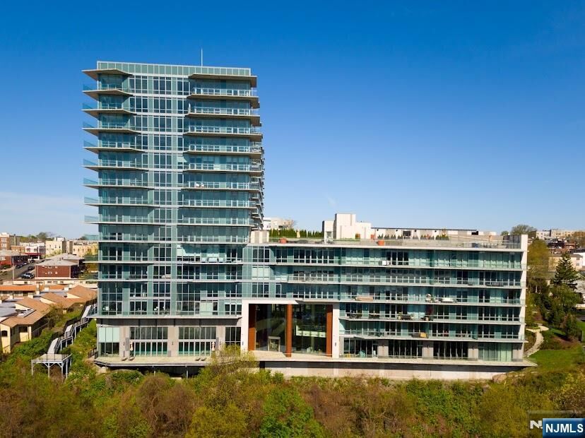 Property Photo:  320 Adolphus Avenue 408  NJ 07010 