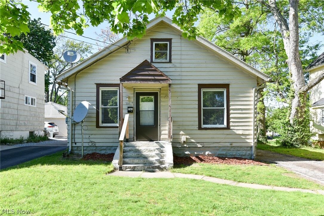 Property Photo:  761 E Crosier Street  OH 44306 