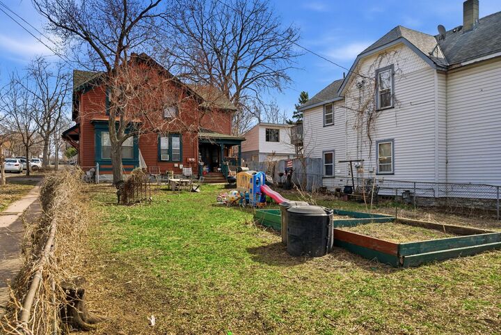 Property Photo:  682 4th Street E  MN 55106 