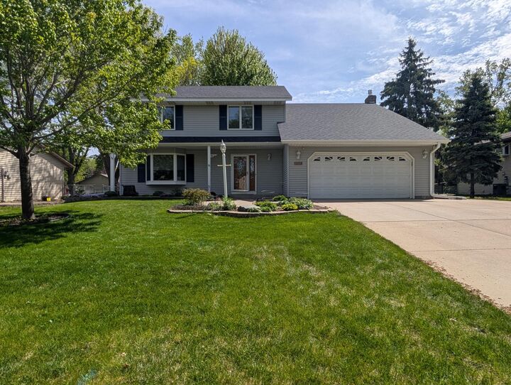 Property Photo:  1705 James Court  MN 55337 