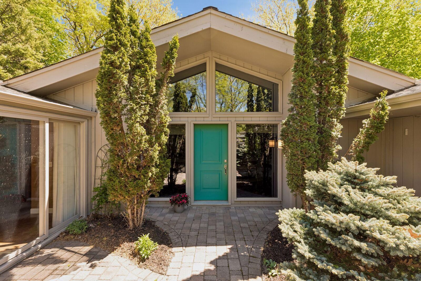 Property Photo:  4785 Bayswater Road  MN 55331 