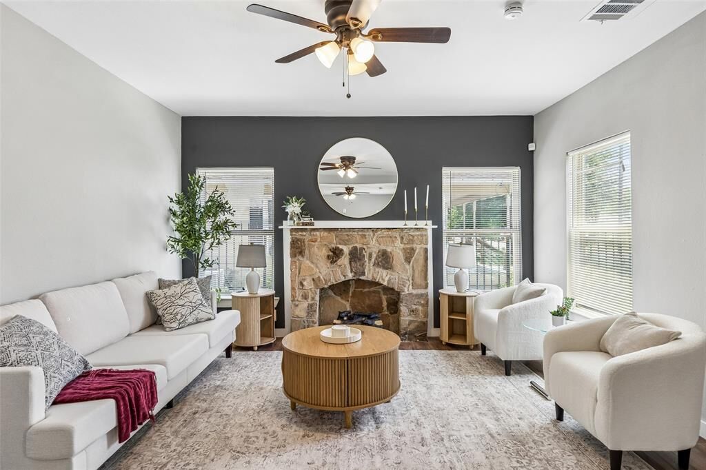 Property Photo: 1408 S Fitzhugh Avenue TX 75223