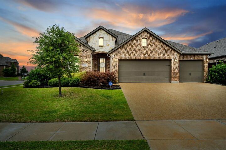 Property Photo: 1024 Macaw Drive TX 75126