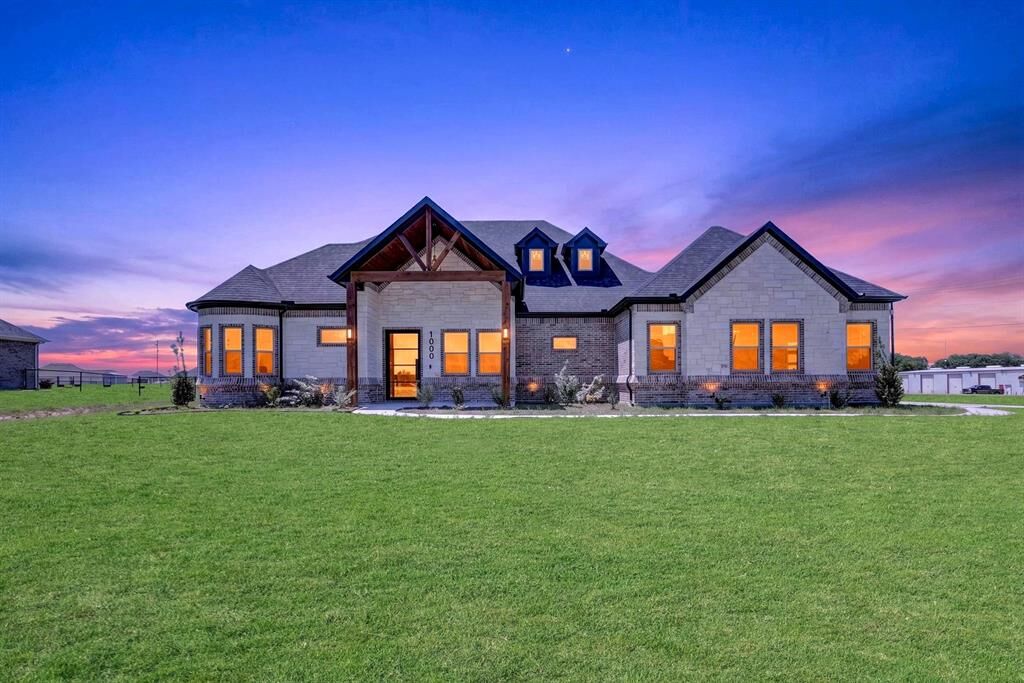 Property Photo:  1000 Elevation Trail  TX 76087 