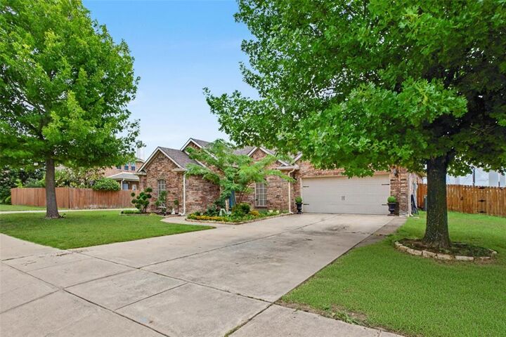 Property Photo:  720 Saddle Ridge Trail  TX 76087 