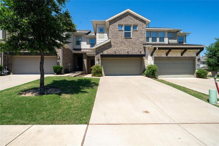 Property Photo: 17769 Shumard Oak Drive TX 75252