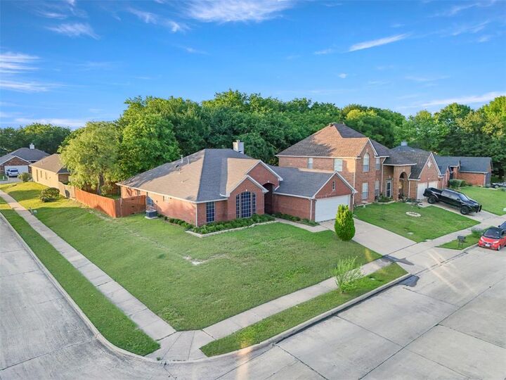 Property Photo: 8343 Crystalwood Drive TX 75249