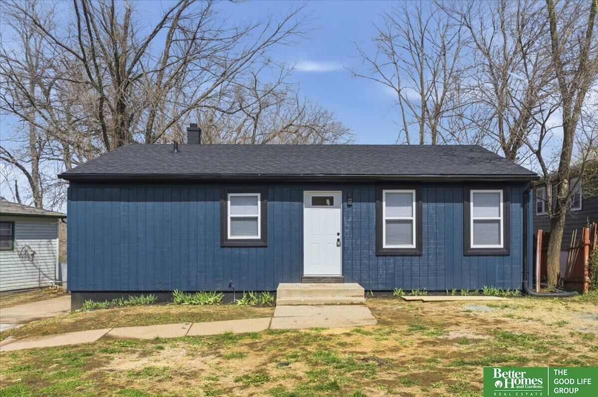 Property Photo:  7407 N 34 Street  NE 68112 
