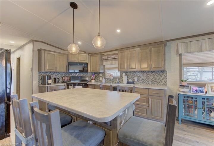Property Photo:  580 Beaver Creek Road 235  ON N2J 3Z4 
