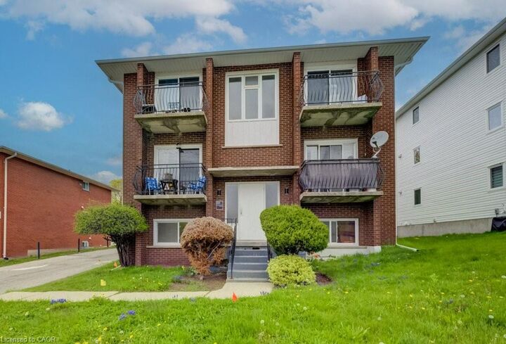 Property Photo:  628 Victoria Street S 6  ON N2M 3B1 