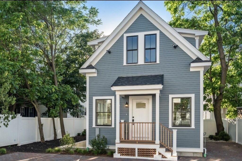 Property Photo: 326 Lowell Street 4 MA 02145