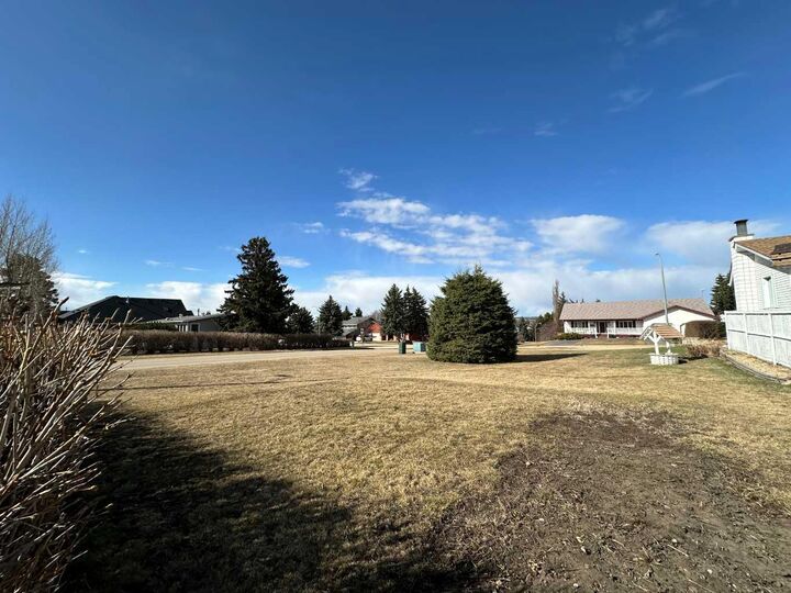 4001 39 Street — photo 1