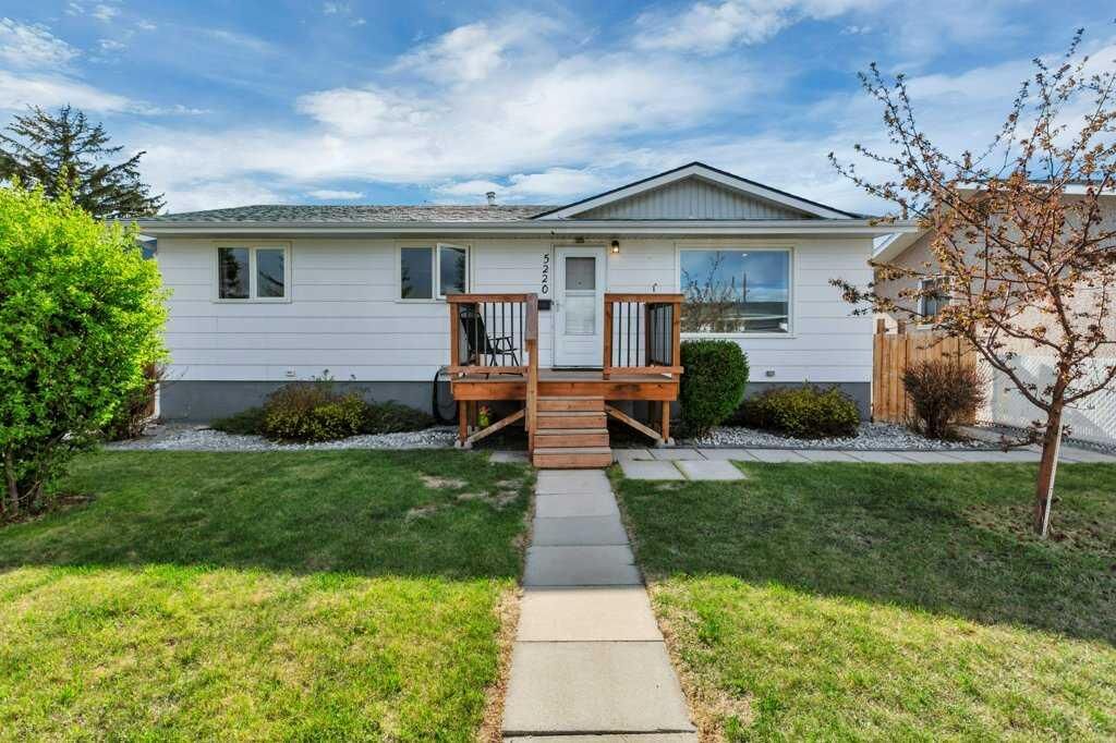 Property Photo:  5220 Lawton Avenue  AB T0M 0J0 