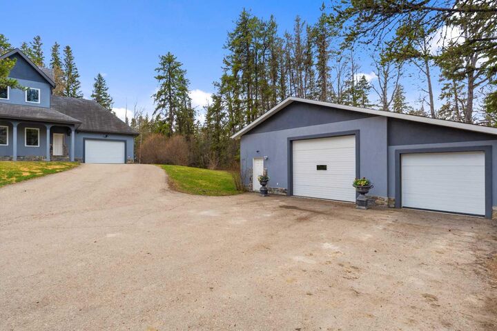 Property Photo: 322 4 Street AB T0E 0B0