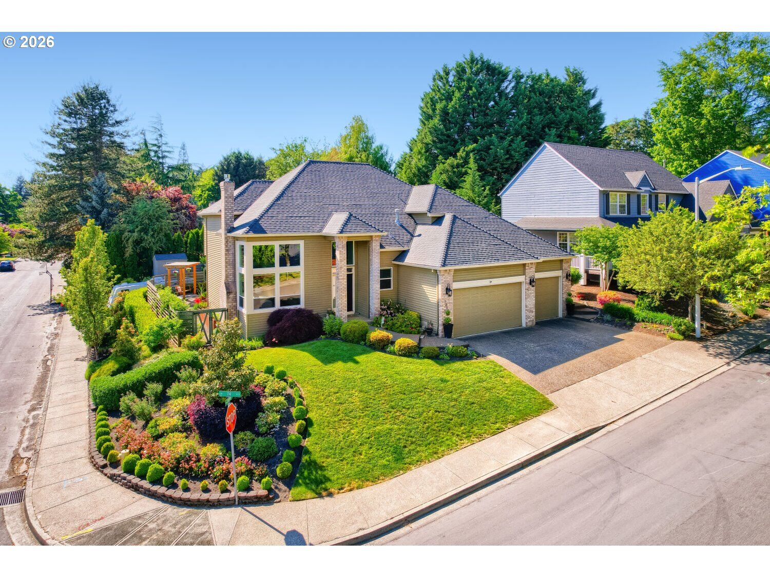 Property Photo: 13577 SW 74th Ave OR 97223