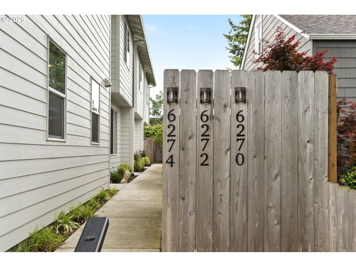 Property Photo:  6272 NE 6th Ave  OR 97211 