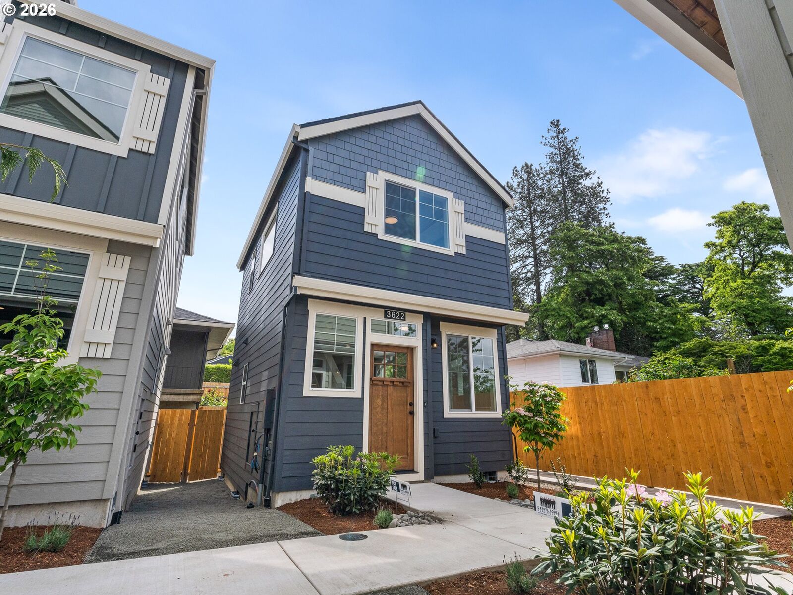 Property Photo: 3622 SW Vermont St OR 97219
