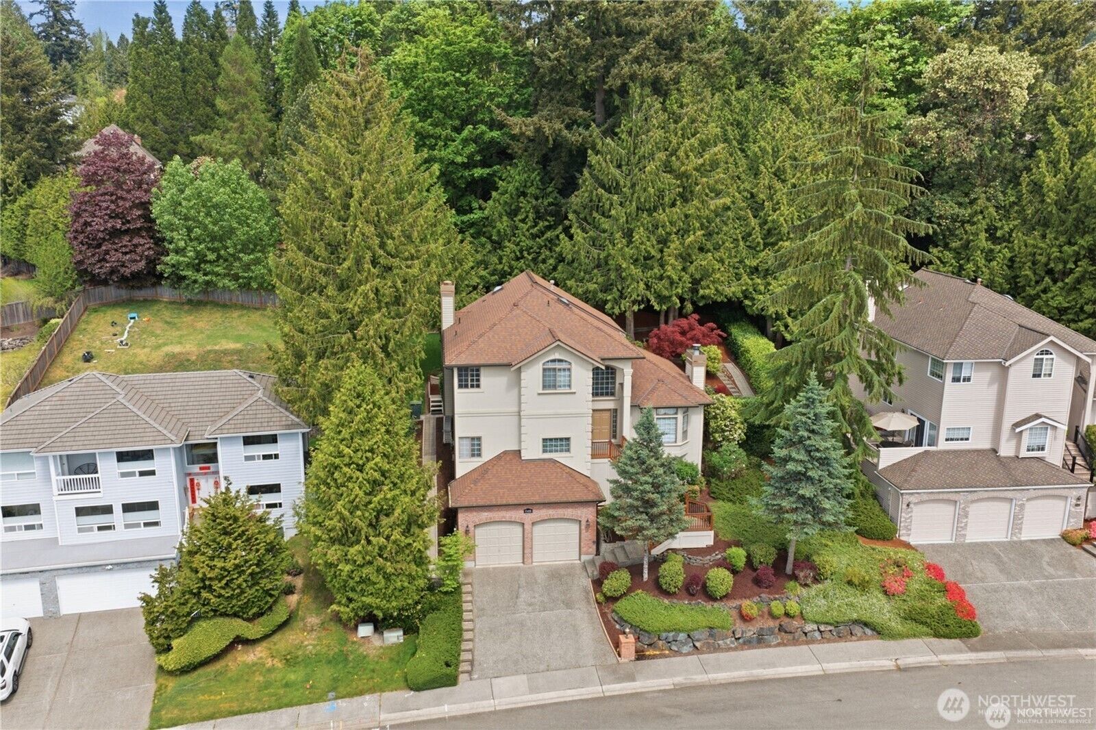 Property Photo:  15430 SE 67th Place  WA 98006 