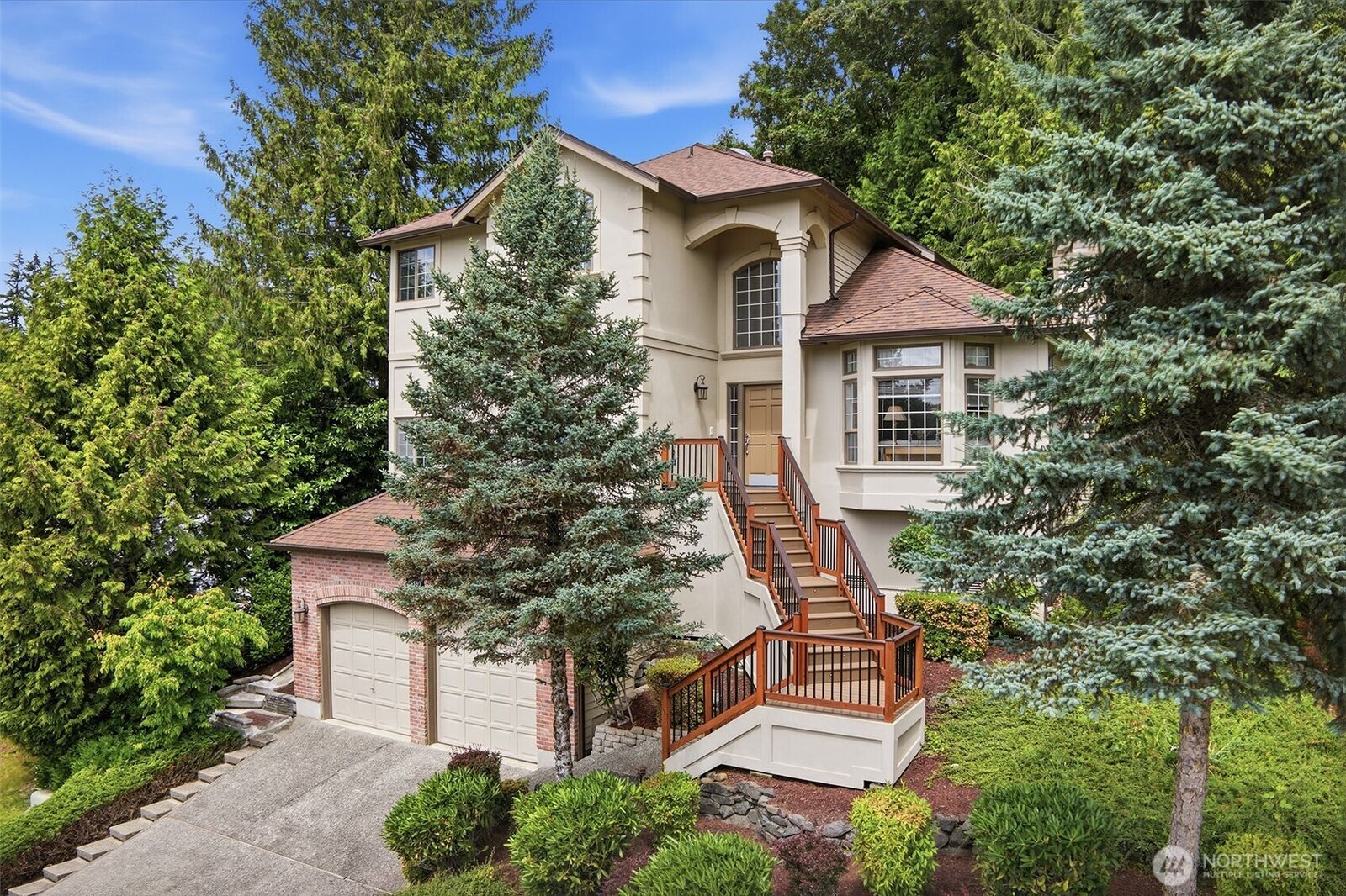 Property Photo: 15430 SE 67th Place WA 98006