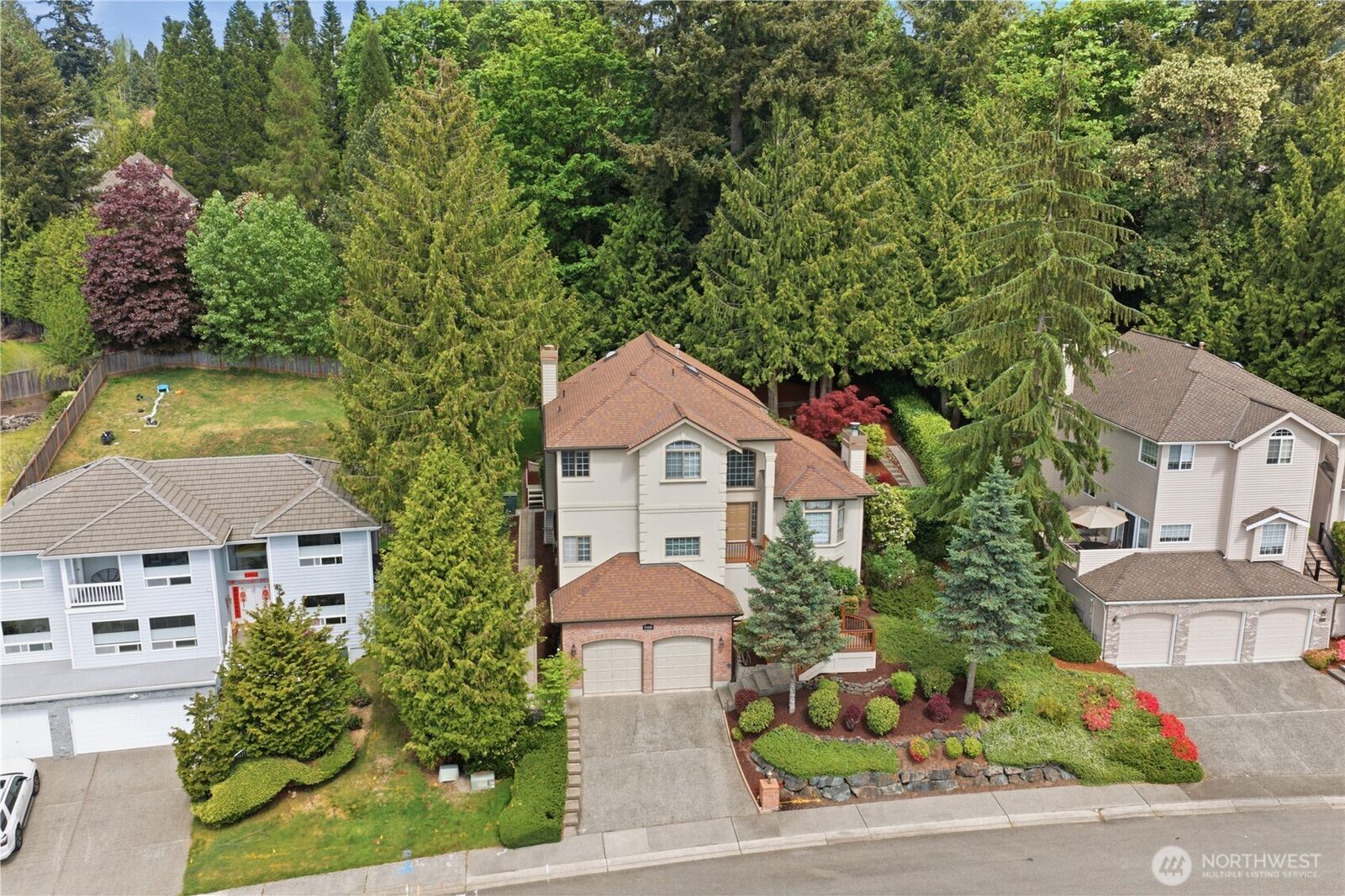 Property Photo: 15430 SE 67th Place WA 98006