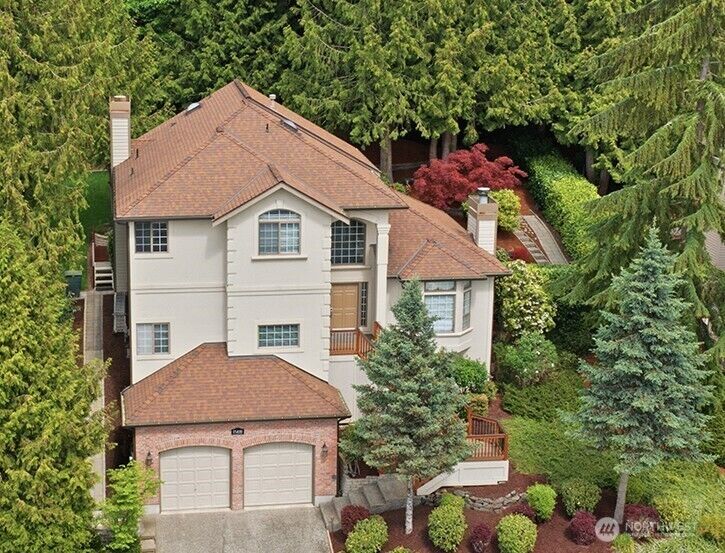 Property Photo: 15430 SE 67th Place WA 98006