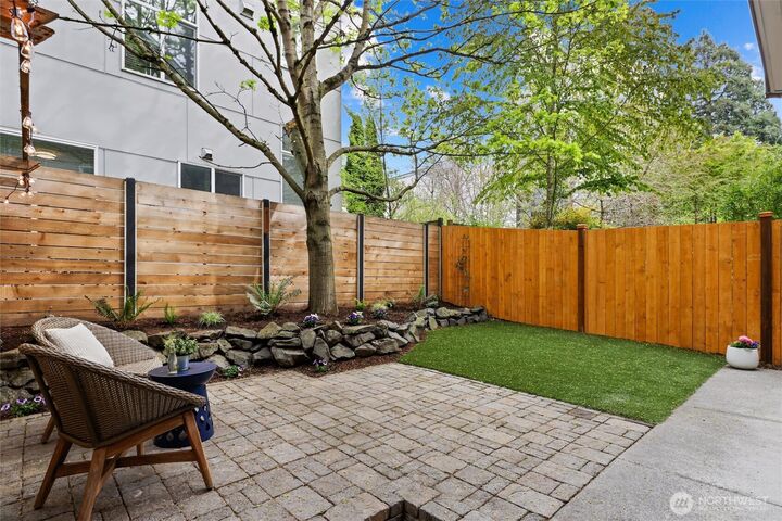 Property Photo:  1548 NW 58th Street NW B  WA 98107 