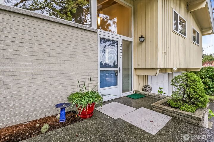 Property Photo:  12647 SE 54th Street  WA 98006 