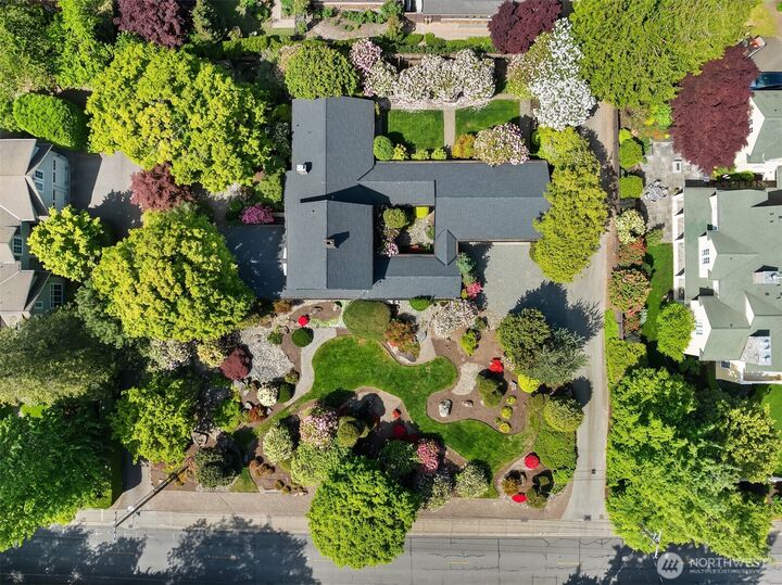 Property Photo:  7720 NE 8th Street  WA 98039 
