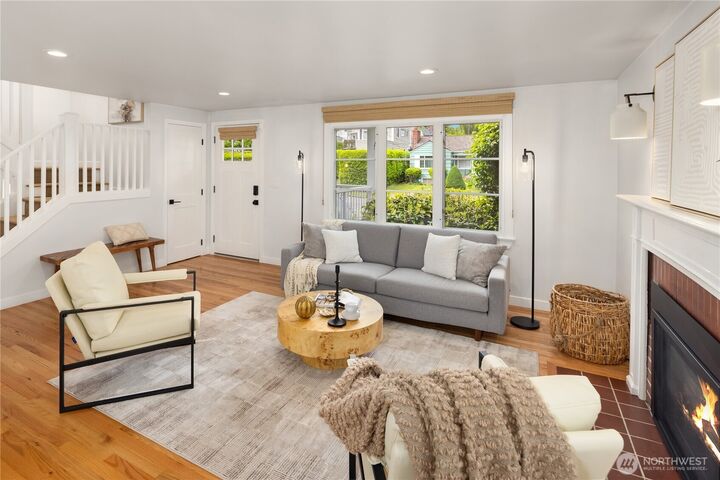 Property Photo:  3711 NE 42nd St  WA 98105 