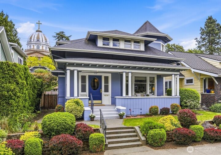 Property Photo:  726  20th Avenue E  WA 98112 