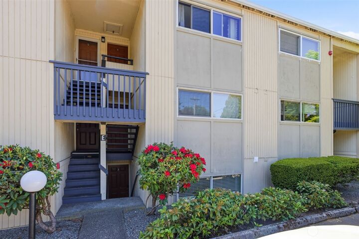Property Photo:  31003  14th Avenue S E2  WA 98003 