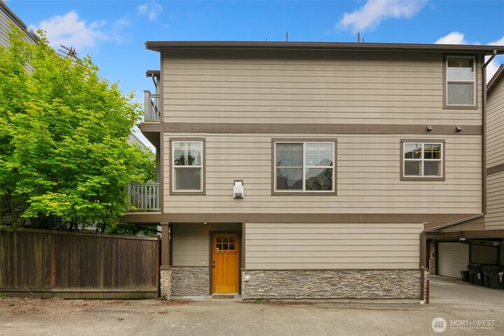 Property Photo: 140 21st Avenue E B WA 98112
